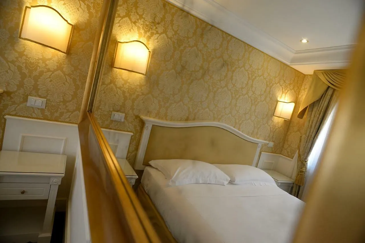 Corte Barozzi Venice Suites 2*,
