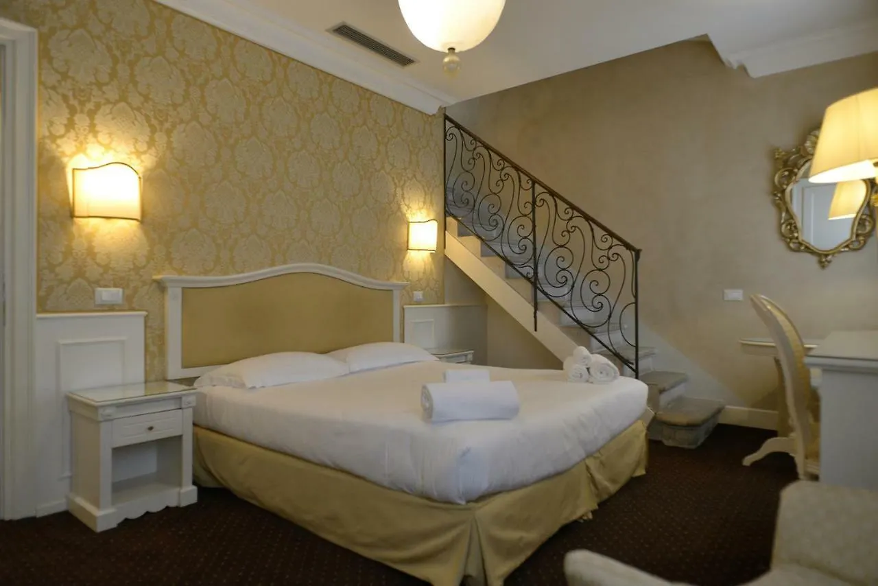 Corte Barozzi Venice Suites 2*,  Italy