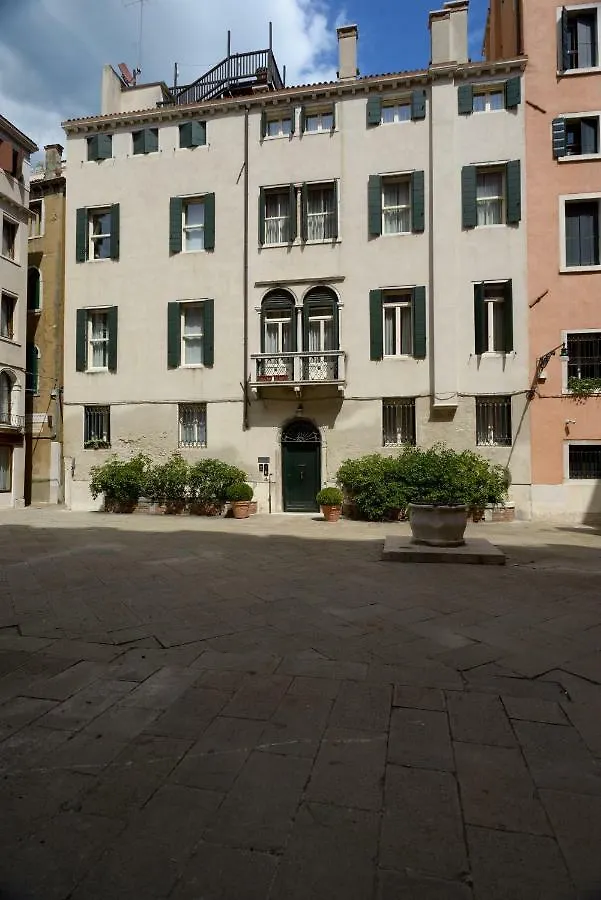 Corte Barozzi Venice Suites 2*,