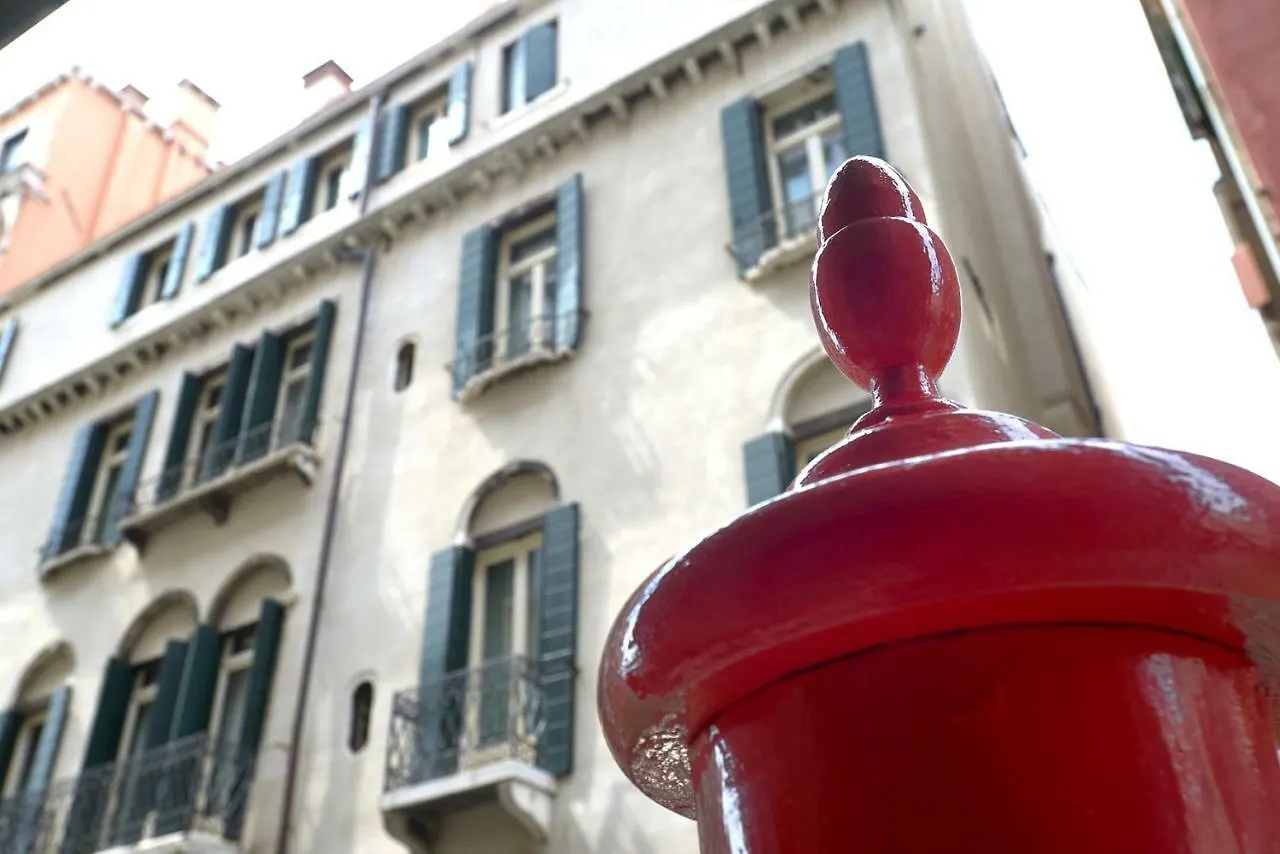 Corte Barozzi Venice Suites 2*,